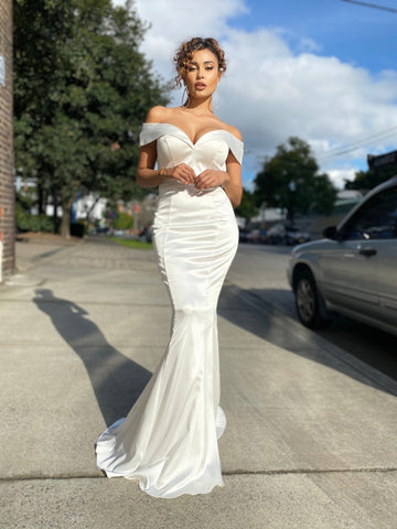 Tinsley Dress In Ivory By Jadore JP109